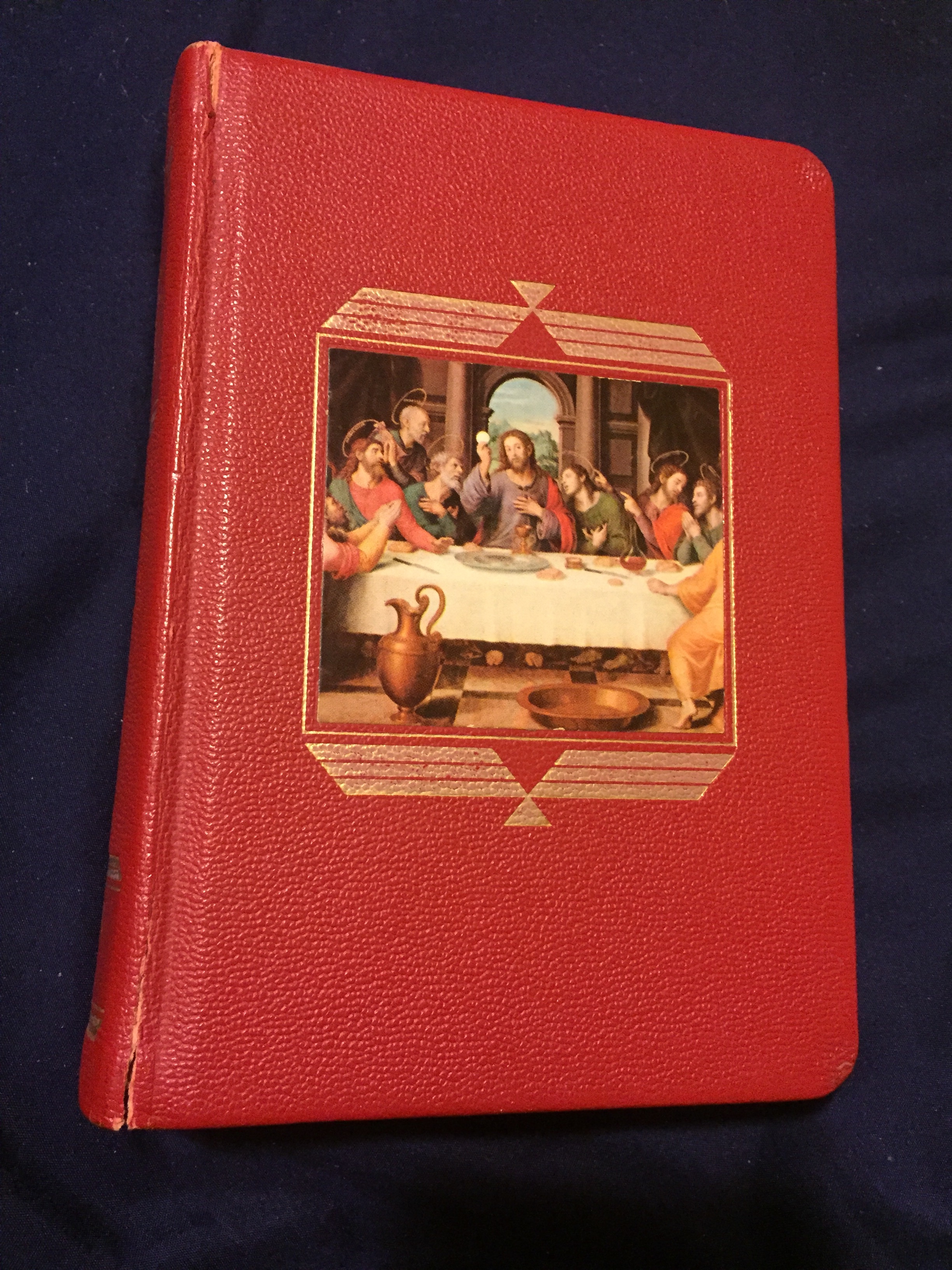 The Catholic Missal: Containing all the Masses for Sundays and for holy days of obligation (Leather Bound)