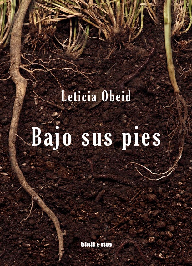 Bajo sus pies (Paperback)