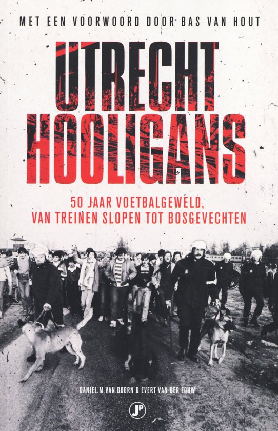 utrecht hooligans: 50 jaar voetbalgeweld van treinen slopen tot bosgevechten