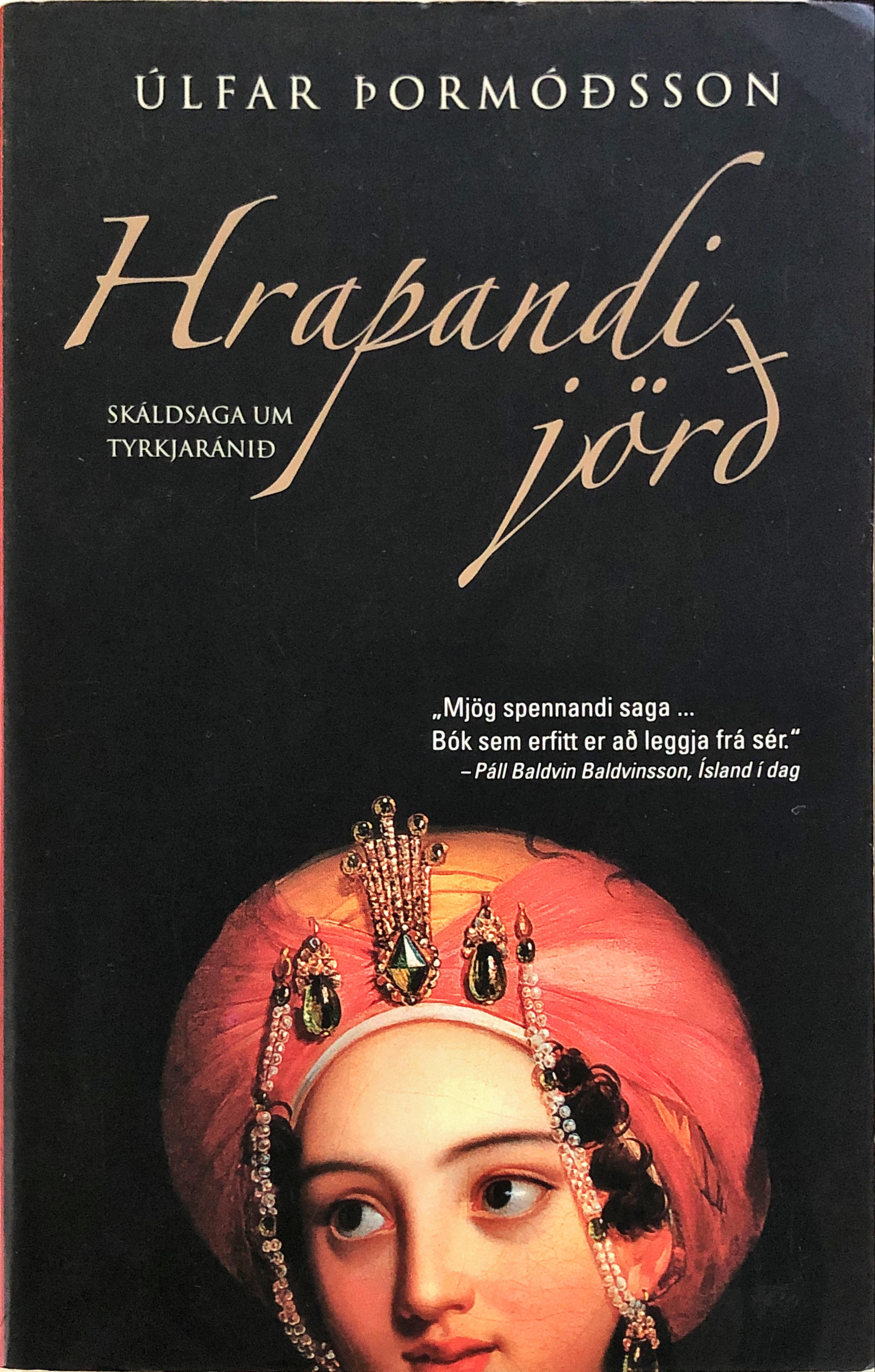 Hrapandi jörð (Paperback)