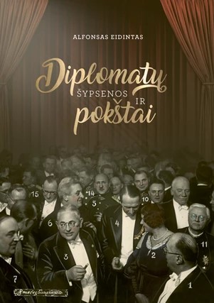 Diplomatų šypsenos ir pokštai