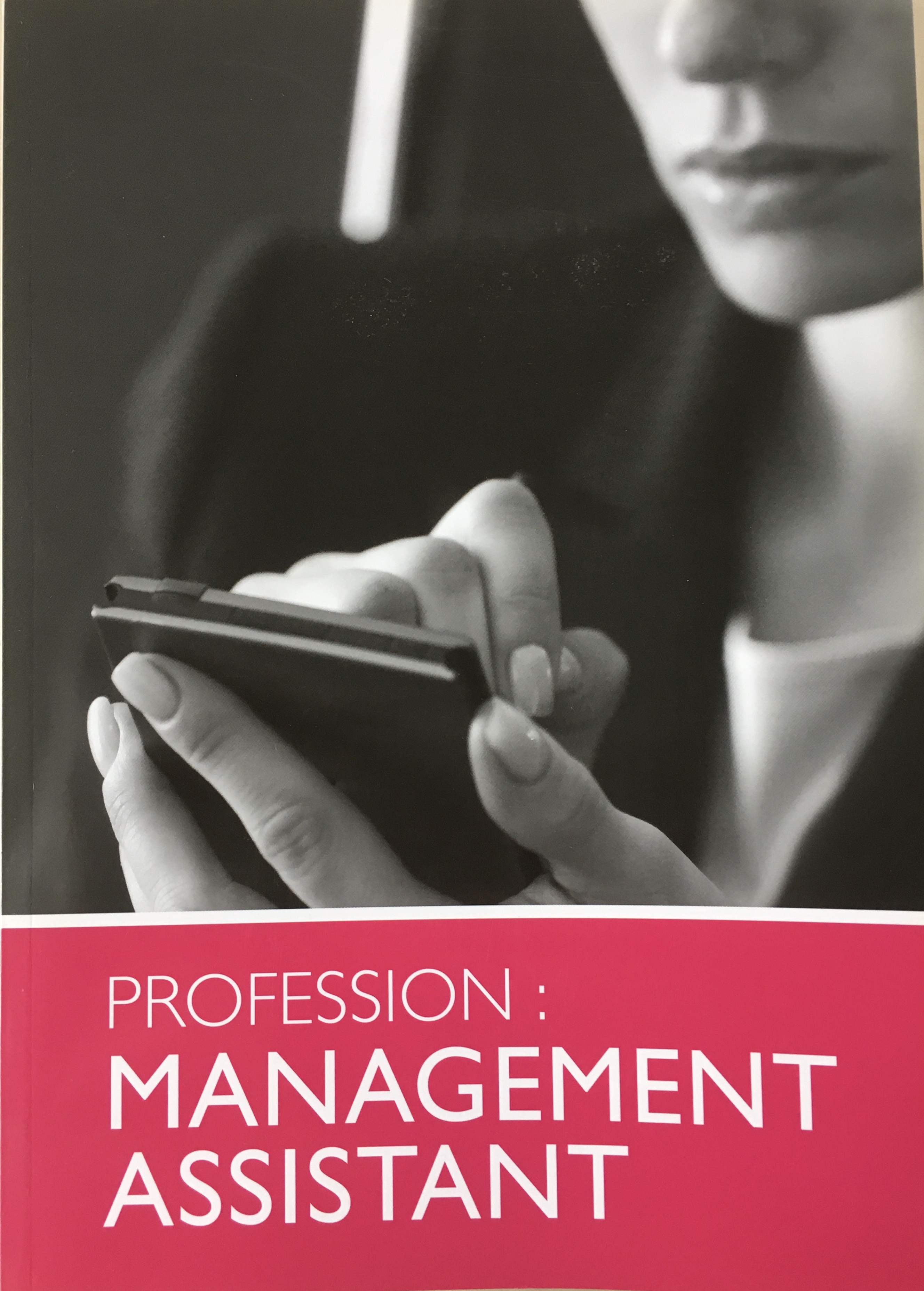 Profession: Management assistant (Unknown Binding)