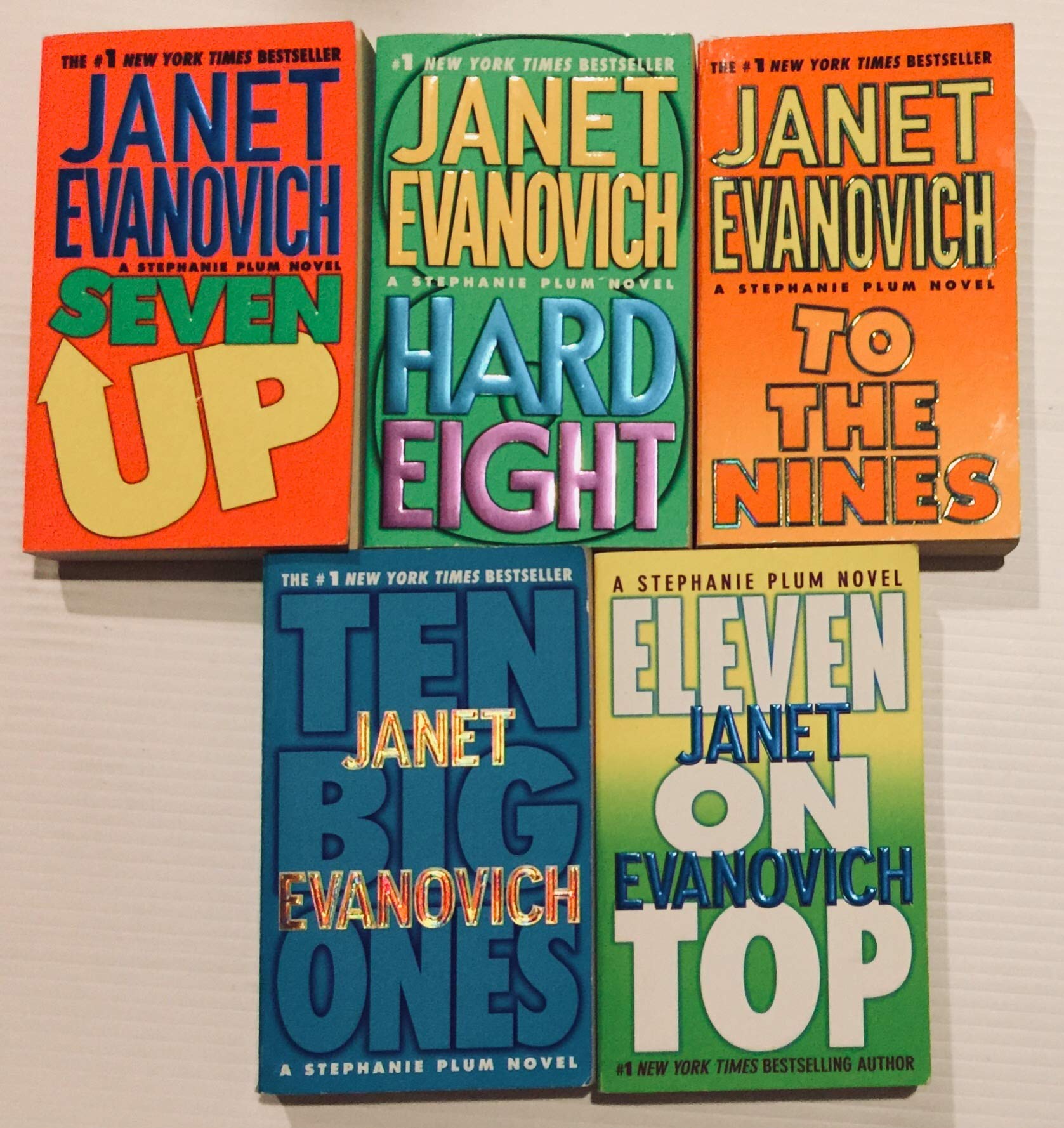 Seven Up / Hard Eight / To the Nines / Ten Big Ones / Eleven on Top (Stephanie Plum #7-11)