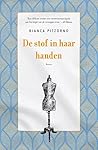 De stof in haar handen by Bianca Pitzorno