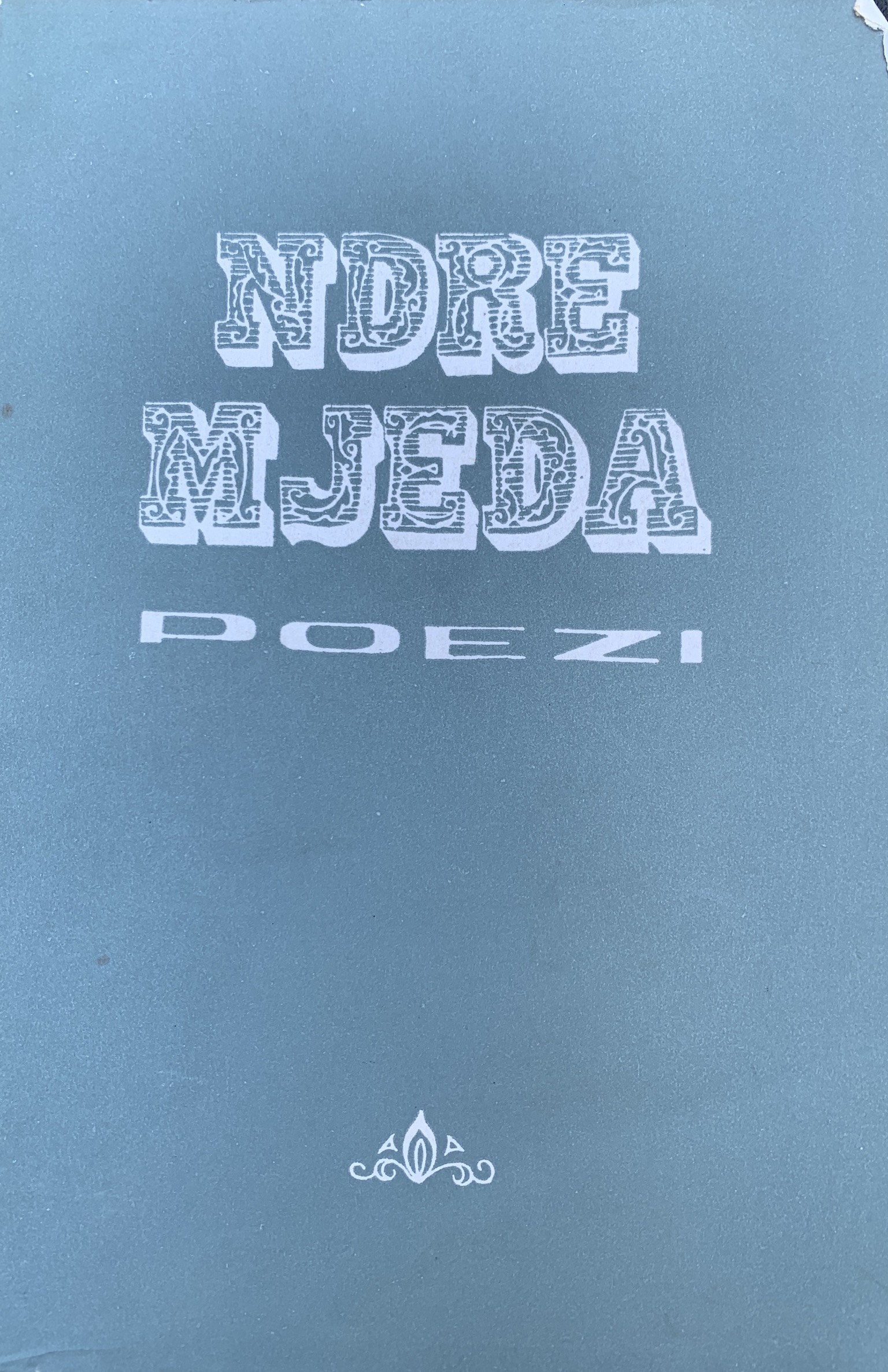 Poezi