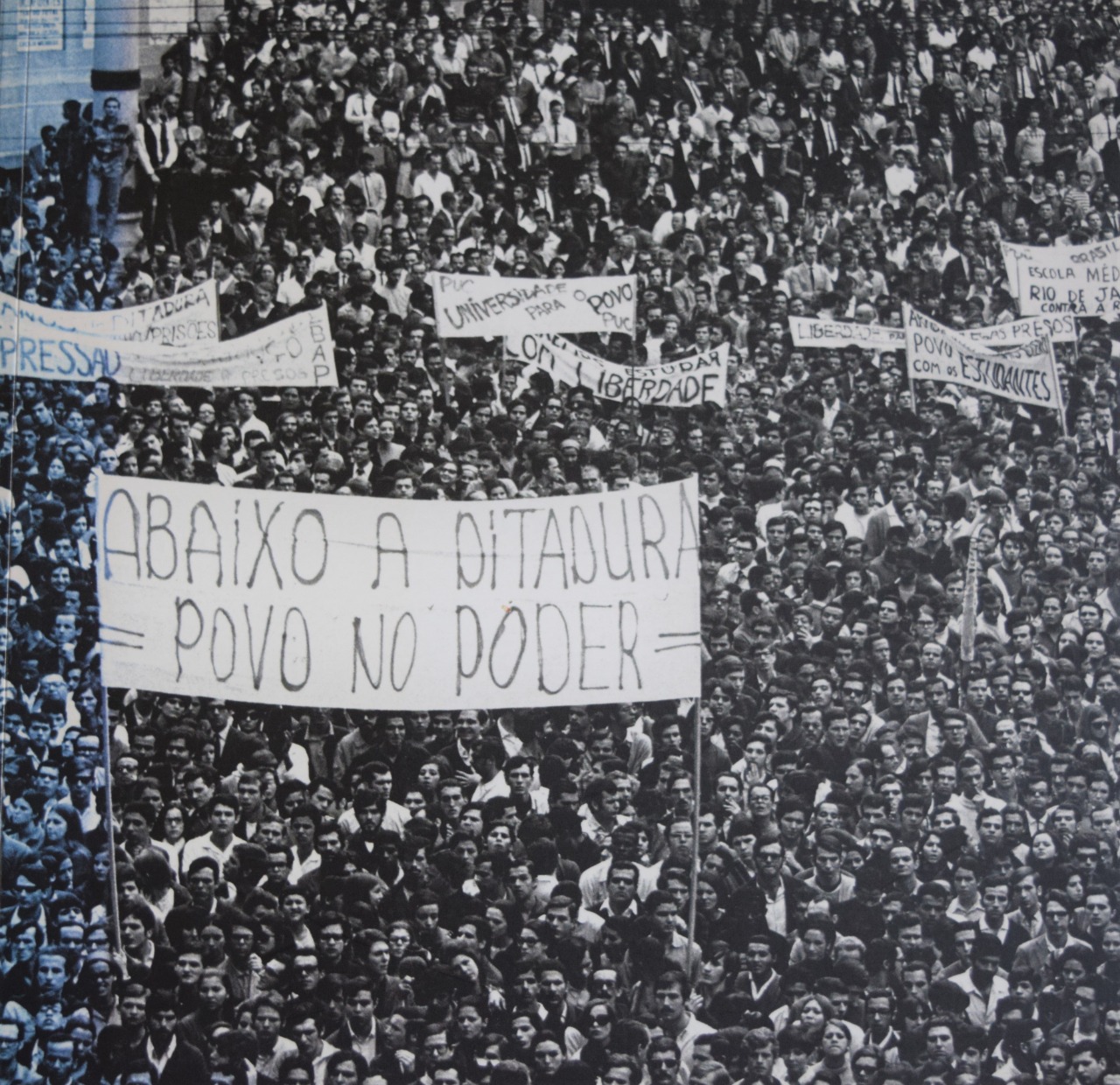 Resistir é preciso