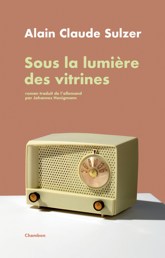 Sous la lumiere des vitrines
