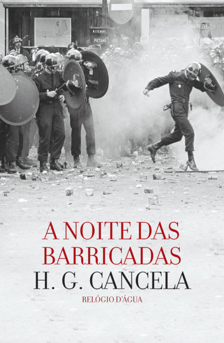 A Noite das Barricadas (Paperback)