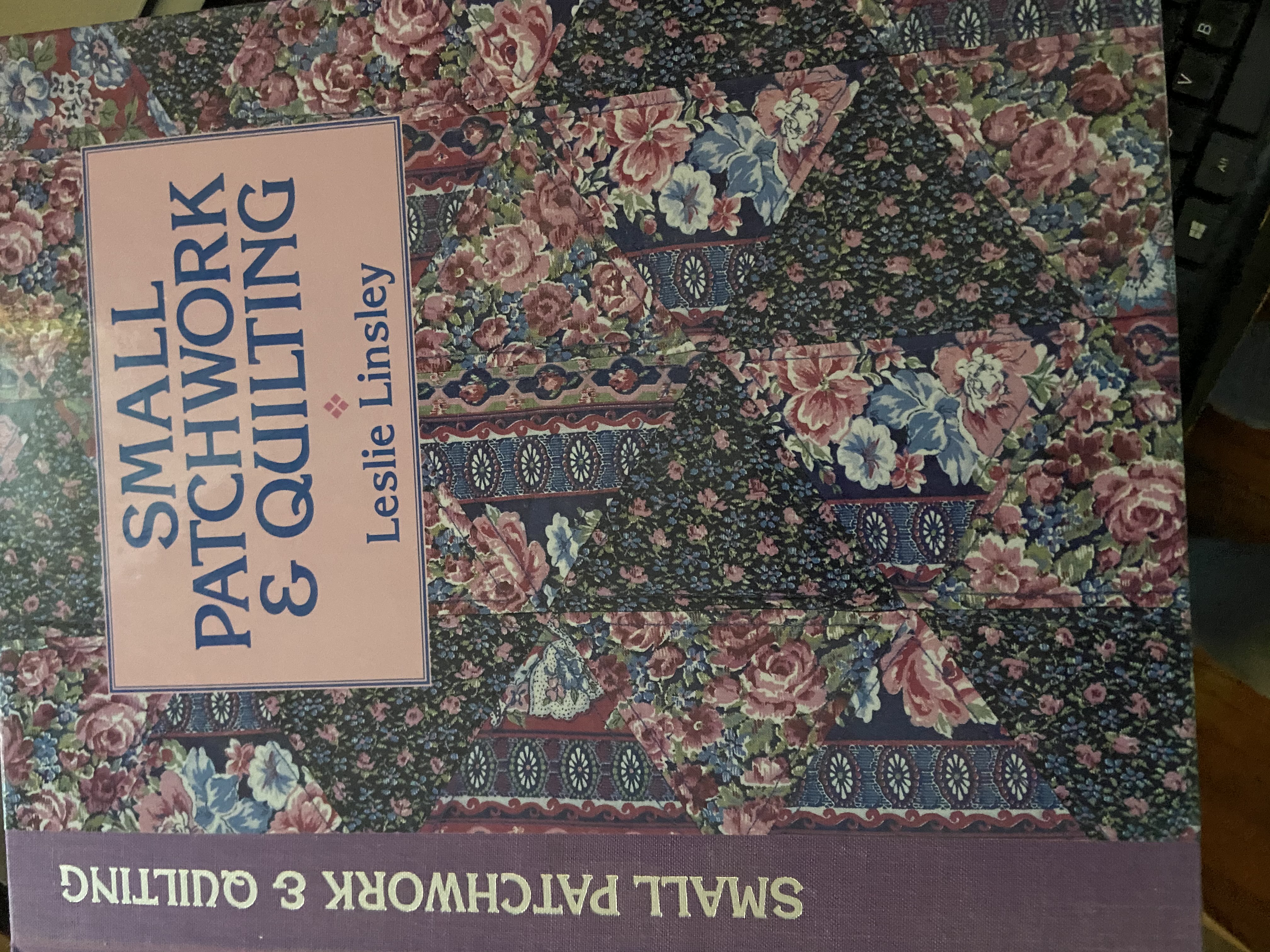 Small Patchwork & Quilting (Hardcover)