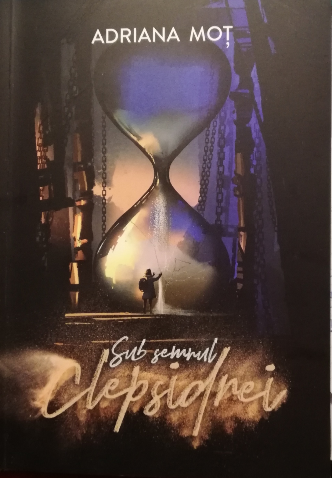 Sub semnul clepsidrei (Paperback)
