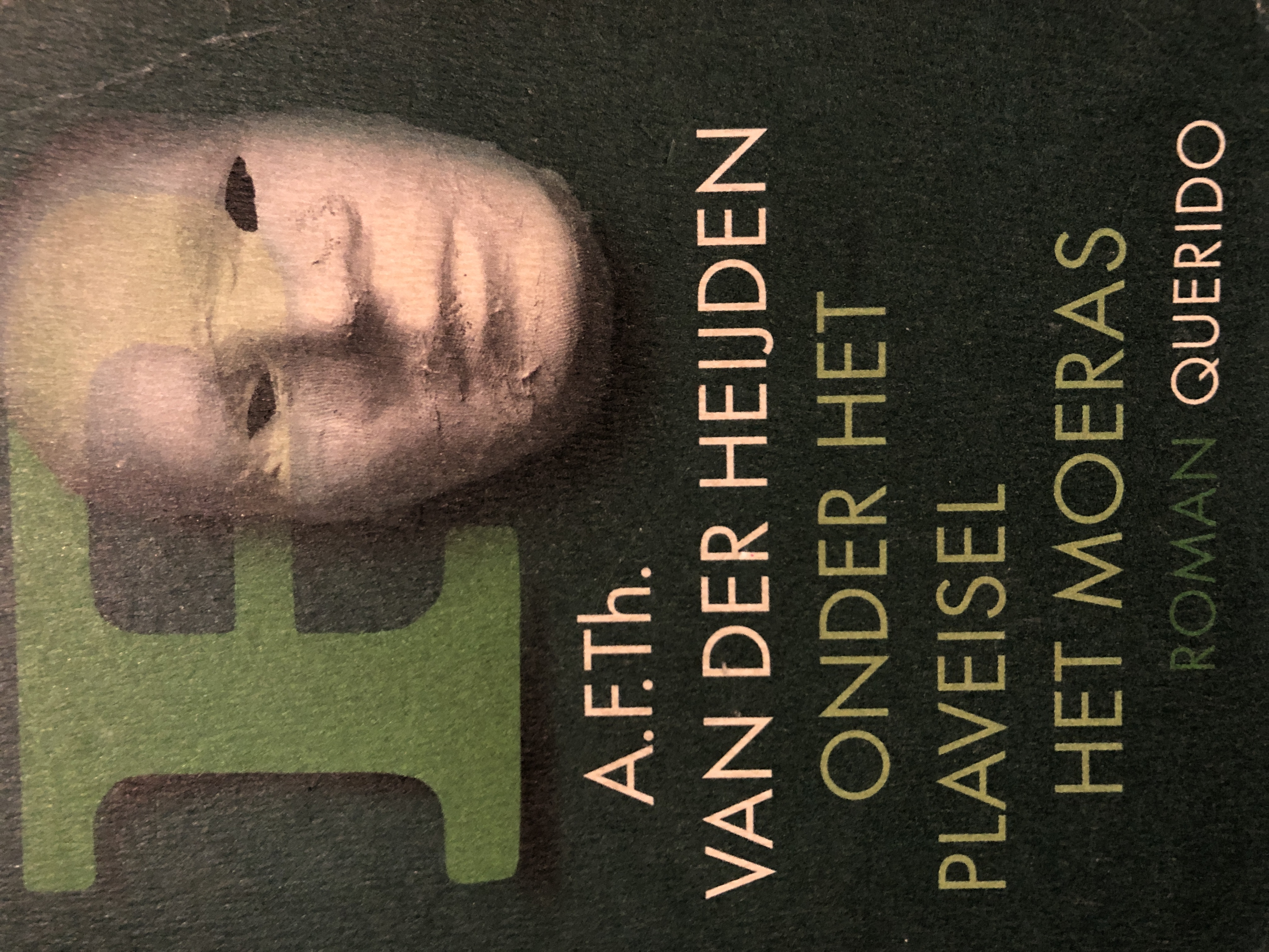 Onder het plaveisel het moeras (Mass Market Paperback)