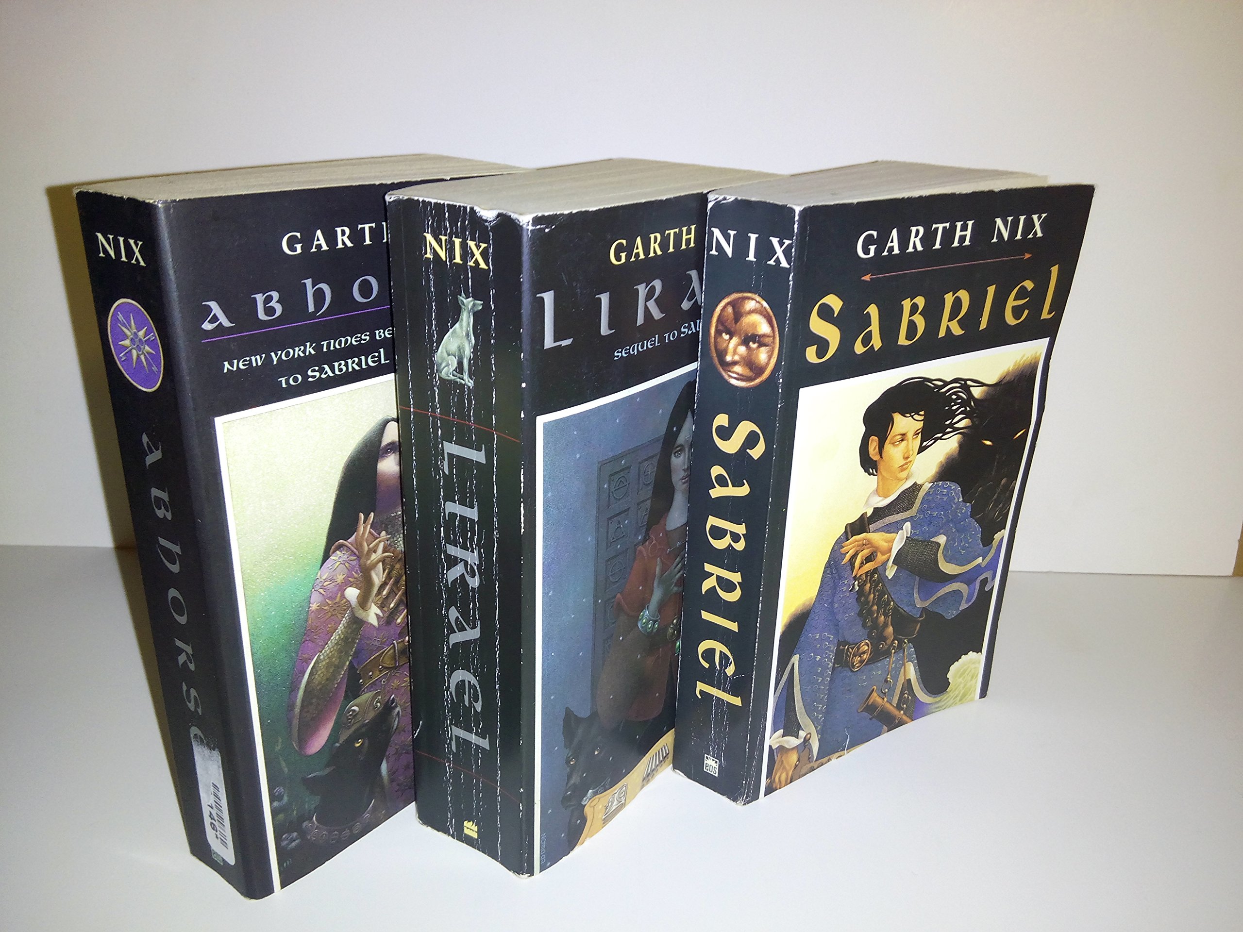 The Abhorsen Trilogy Set (Book 1-3) : Sabriel, Lirael, Abhorsen