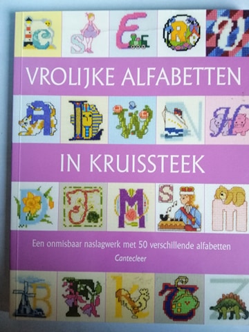 Vrolijke Alfabetten in Kruissteek