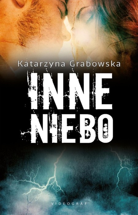 Inne niebo (Magia ukryta w kamieniu, #3)