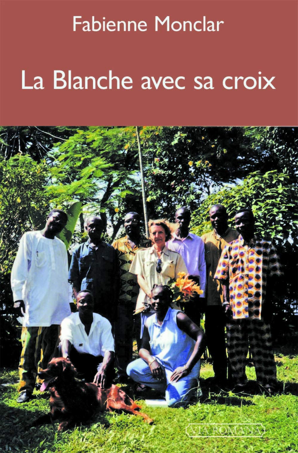 La Blanche avec sa croix (Paperback)