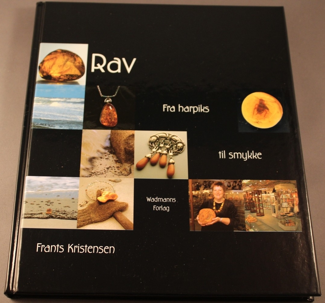 Rav : fra harpiks til smykke