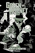 THE GREEN HORNET 大型本 Amazon.com: The Green Hornet: Still at Large: 9781936814305: S. J.