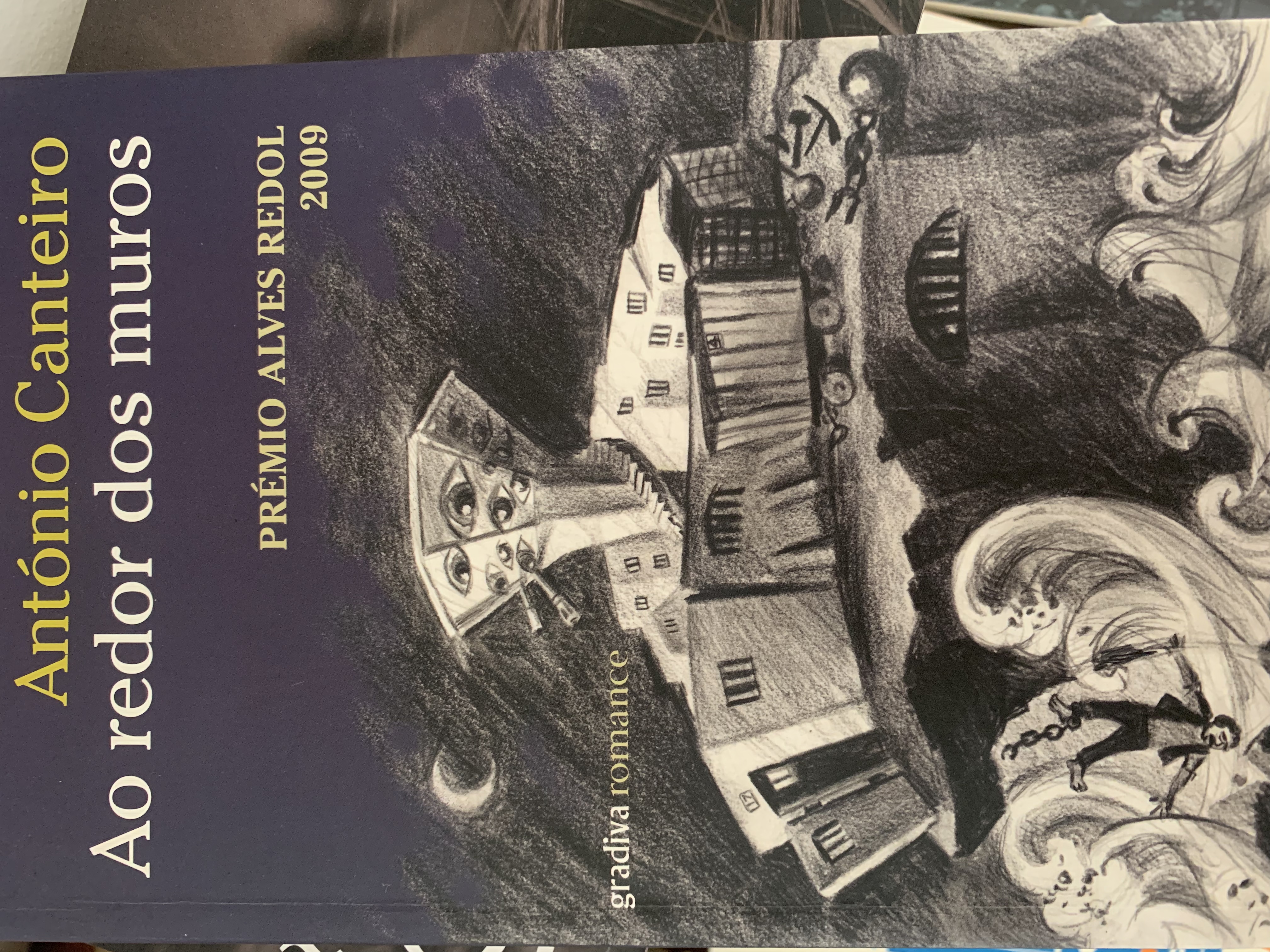 Ao Redor dos Muros (Paperback)