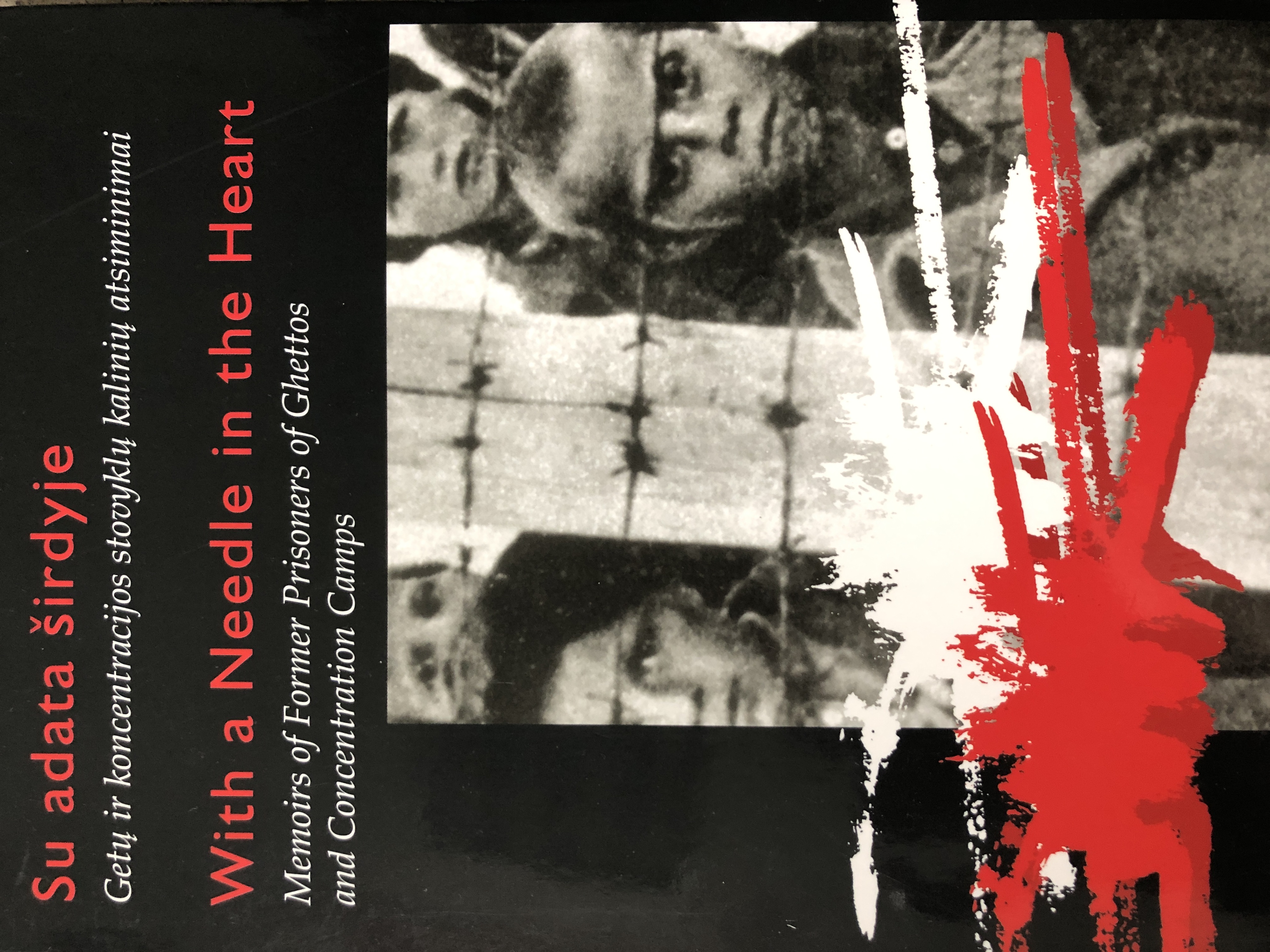 Su adata širdyje - With a needle in the heart (Paperback)