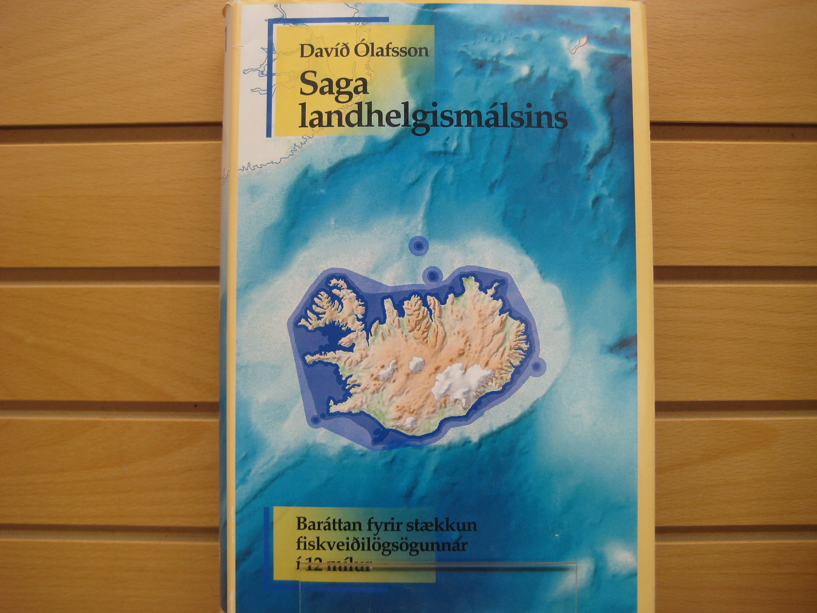 Saga landhelgismálsins, baráttan fyrir stækkun fiskveiðilögsögunnar í 12 mílur