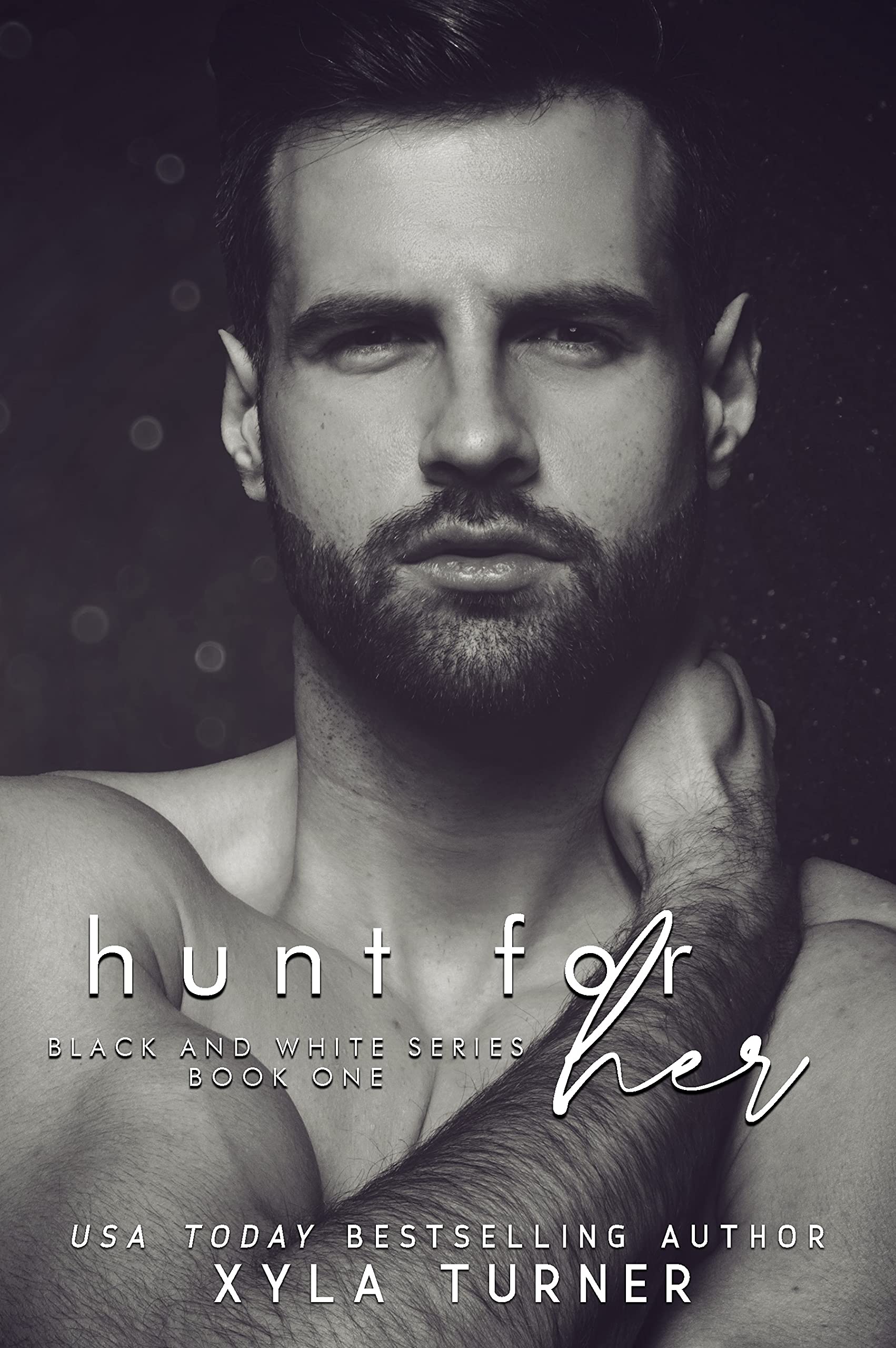 Hunt For Her (Black & White, #1)