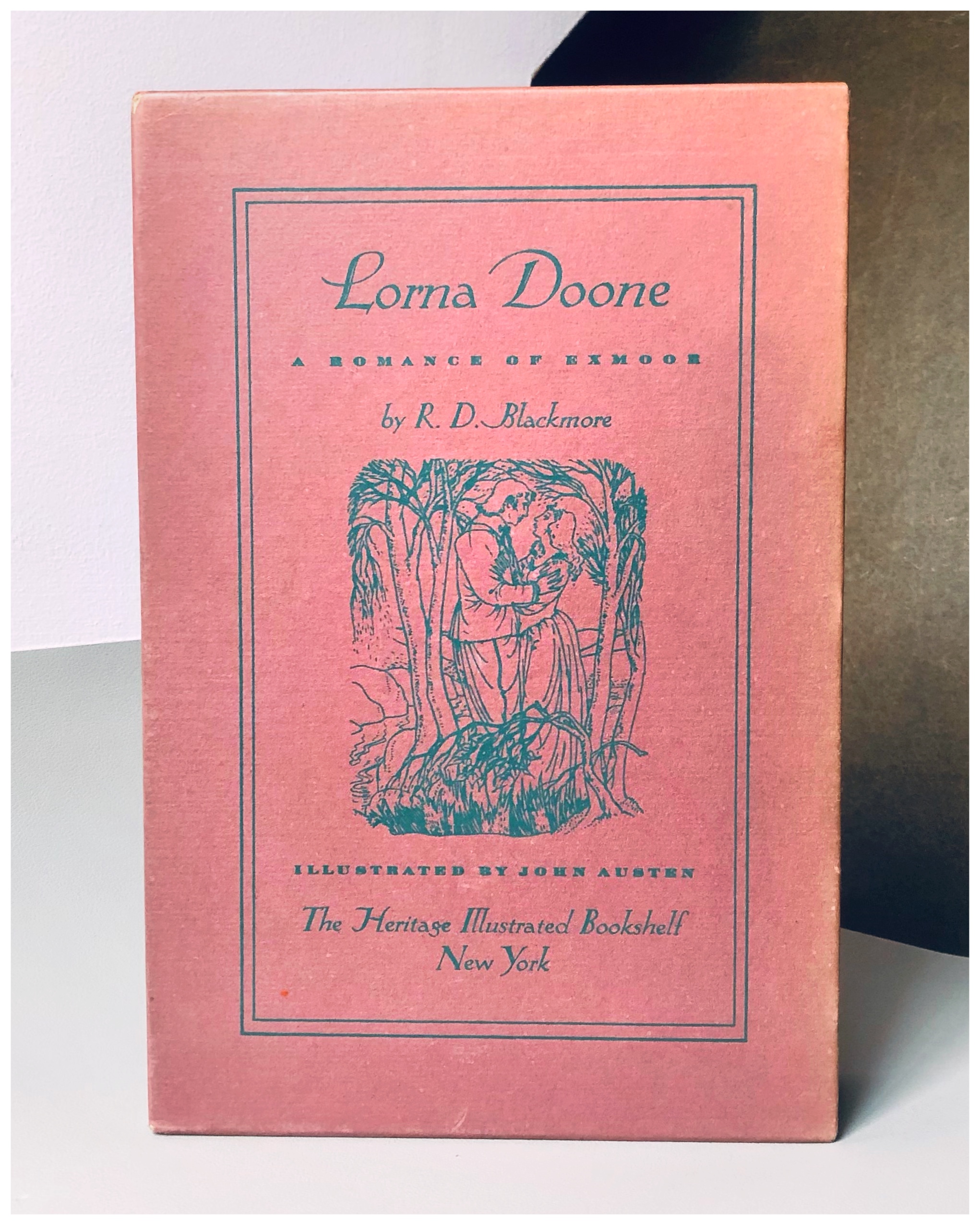 Lorna Doone: A Romance of Exmoor (The Heritage Illustrated Bookshelf)