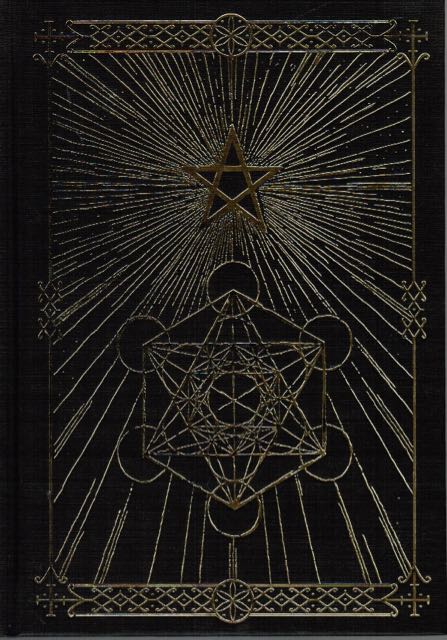 Kirjoituksia magiasta (Hardcover)