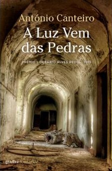 A Luz Vem das Pedras