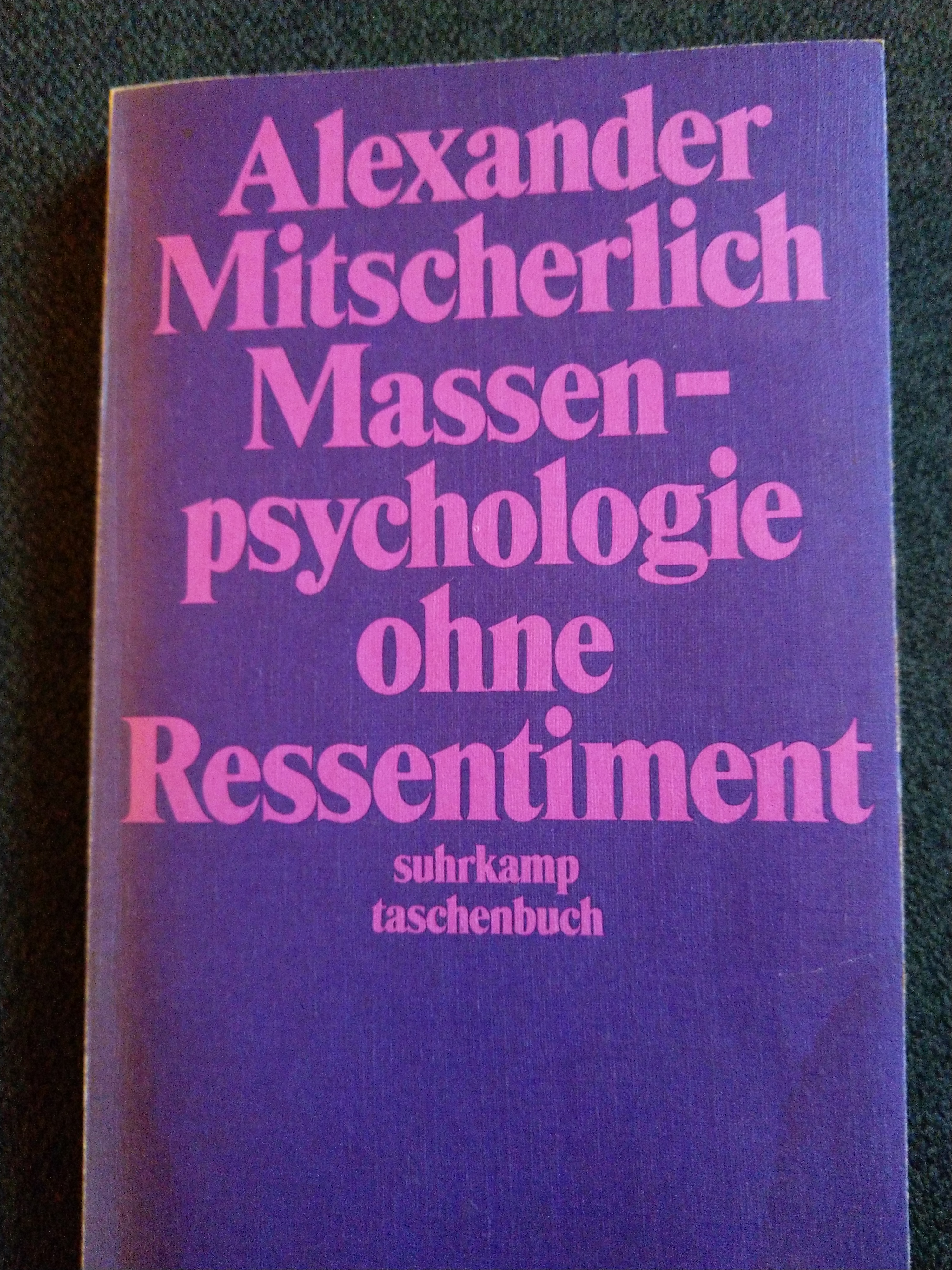 Massenpsychologie ohne Ressentiment
