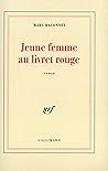 Jeune femme au livret rouge