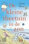 De kleine theetuin in de zon