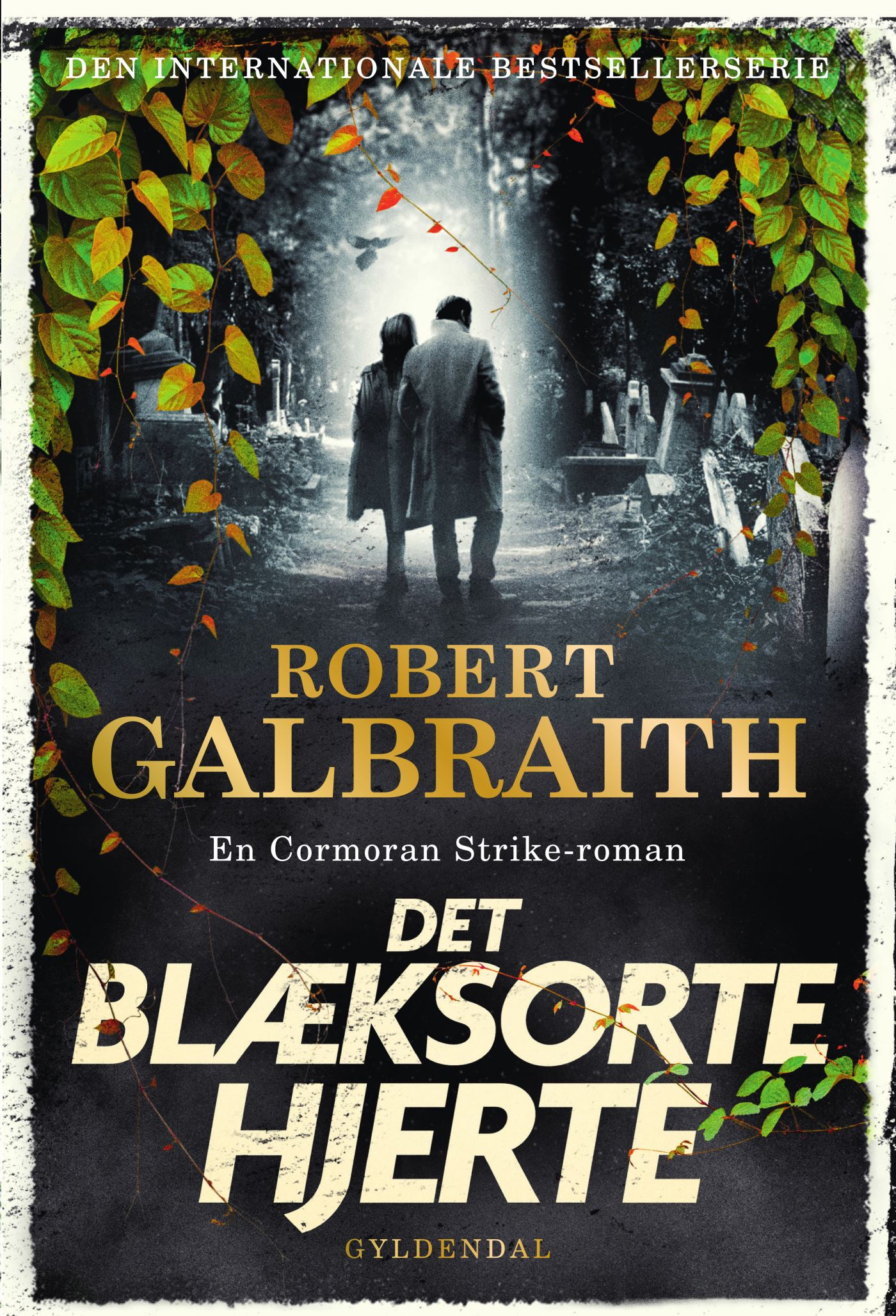 Det blæksorte hjerte (En Cormoran Strike-roman, #6)