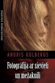 Fotogrāfija ar sievieti un mežakuili