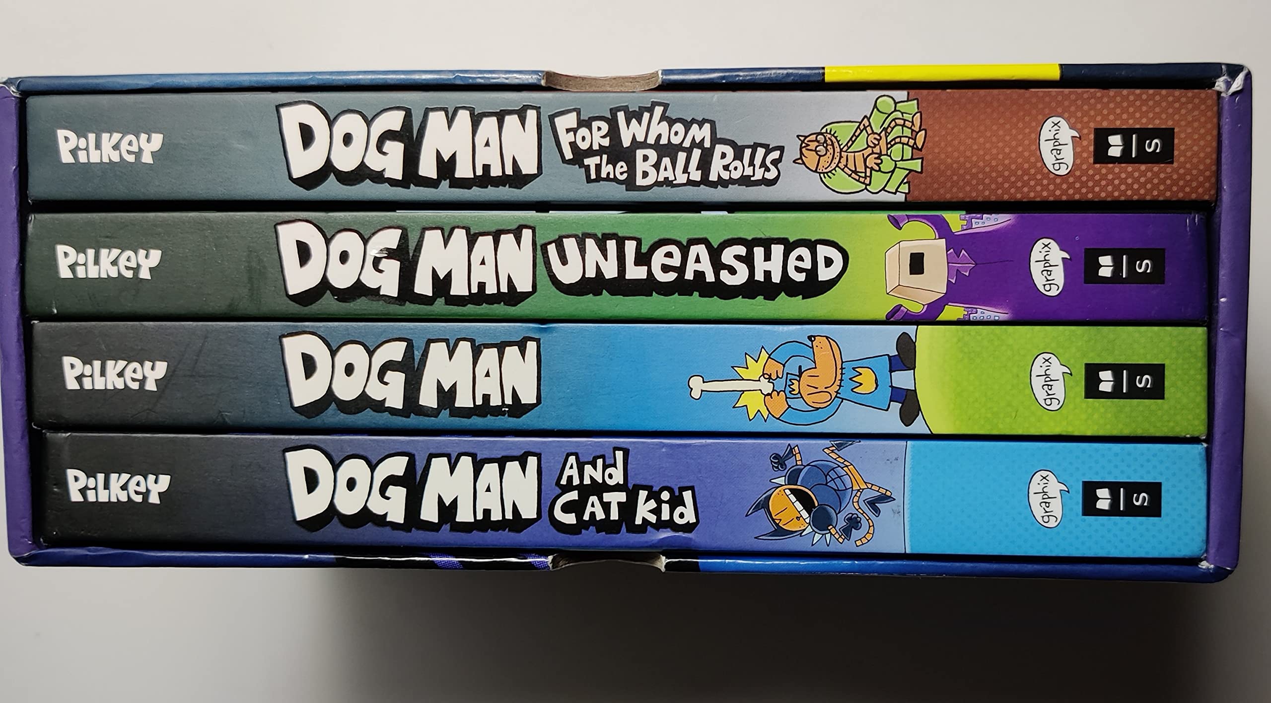 Dog Man The Crime-Biting Collection: 4 Hardcover Set: Dog Man, Dog Man Unleashed, Dog Man and Cat Kid en For Whom the Ball Rolls