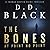 The Bones at Point No Point (A Thomas Austin Crime Thriller #1)