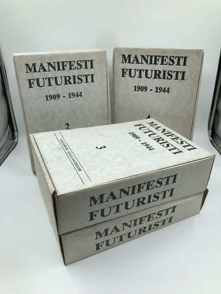 Manifesti Manifesti Futuristi 1909-1944. Manifesti, proclami, interventi e documenti teorici del futurismo (Hardcover)
