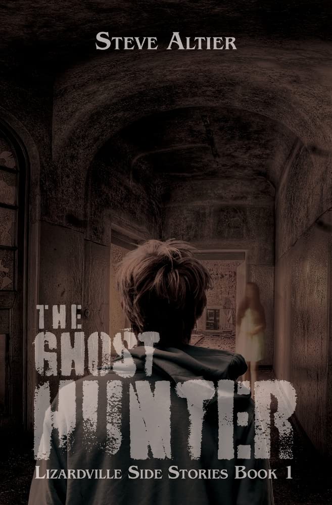 The Ghost Hunter (Lizardville Side Stories Book 1)