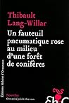 Un Fauteuil Pneumatique Rose Au Milieu D'une Forêt De Conifères: Nouvelles