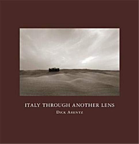 Italy Through Another Lens/ Italia Una Visione Diversa (English and Italian Edition)