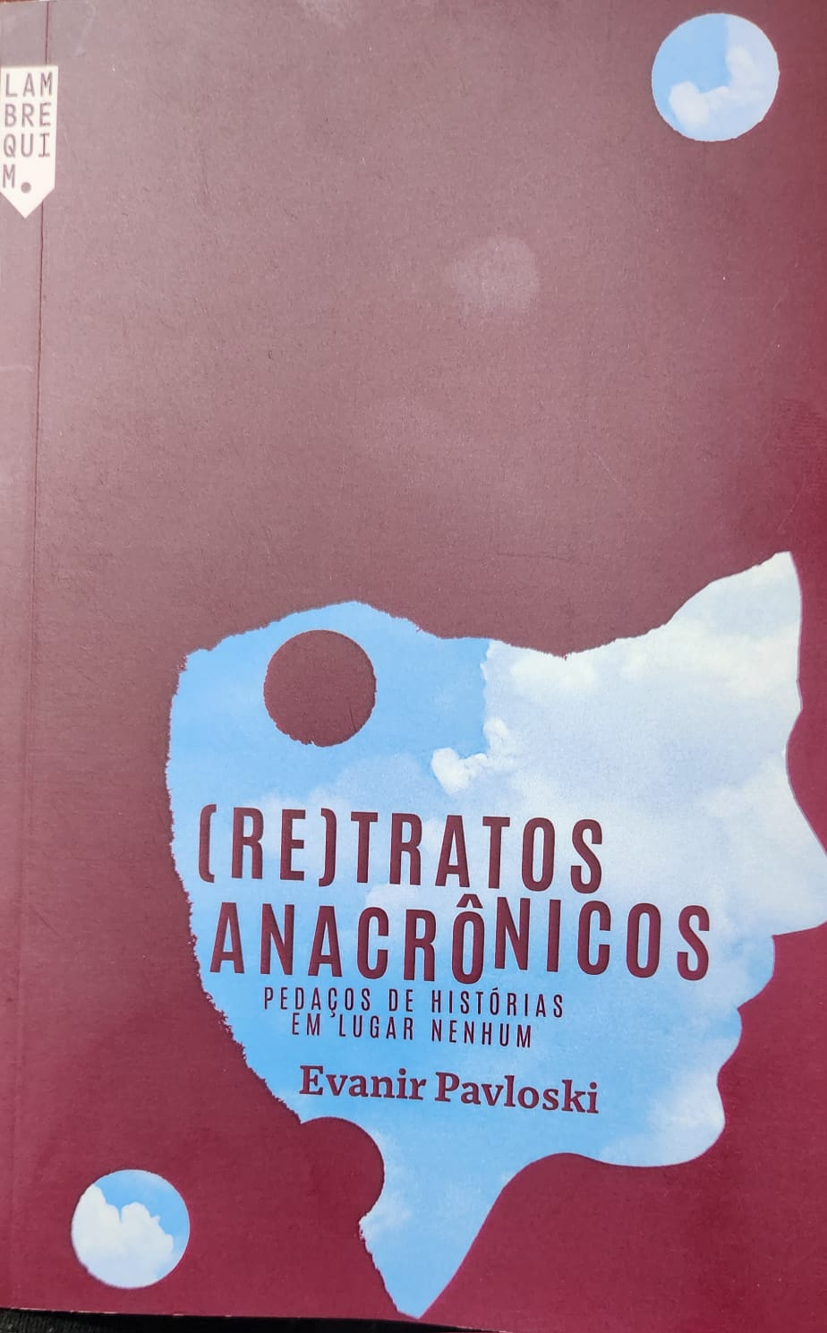 (Re)tratos Anacrônicos