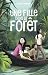 Une fille dans la forêt