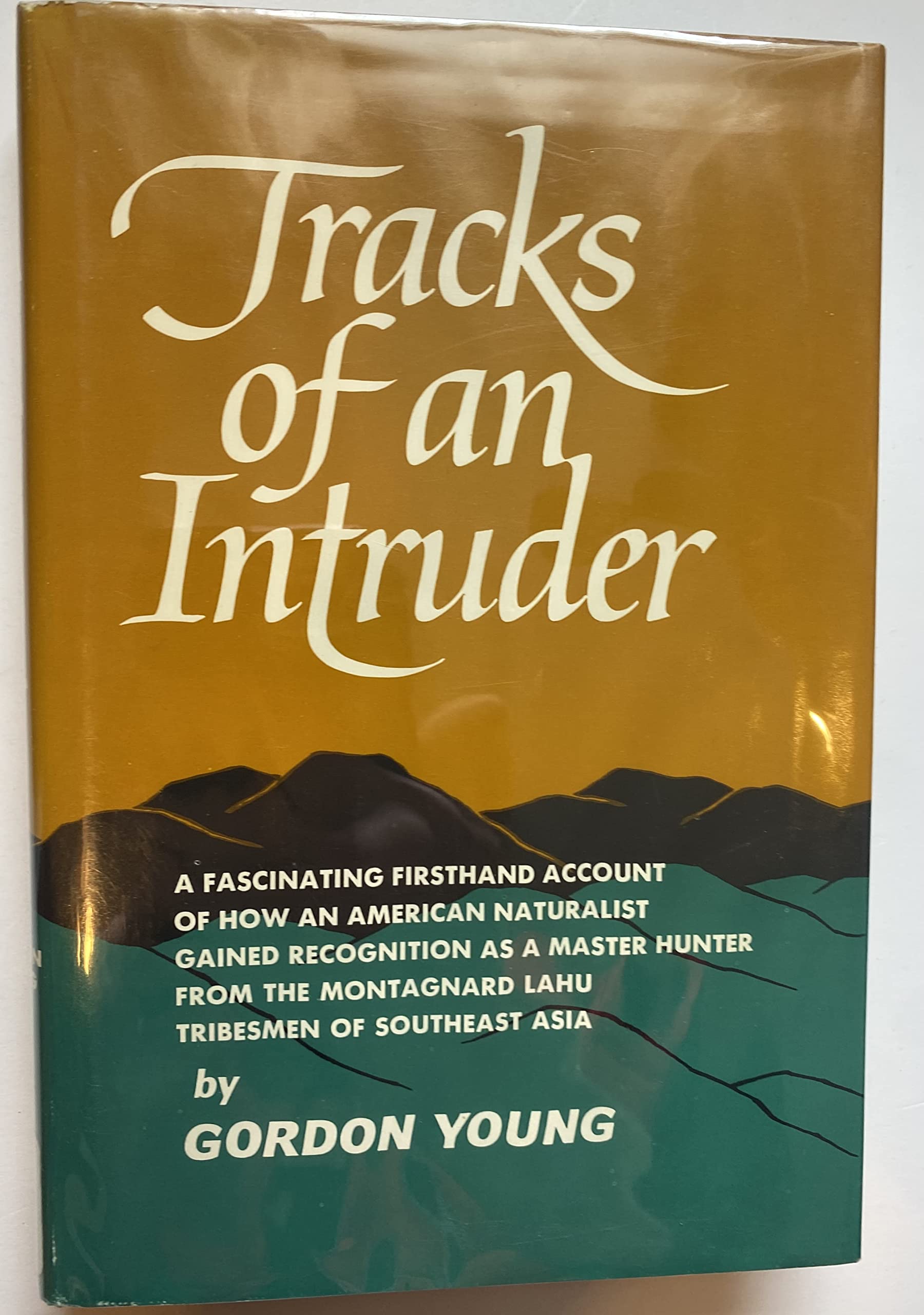 Tracks of an intruder, (Hardcover)