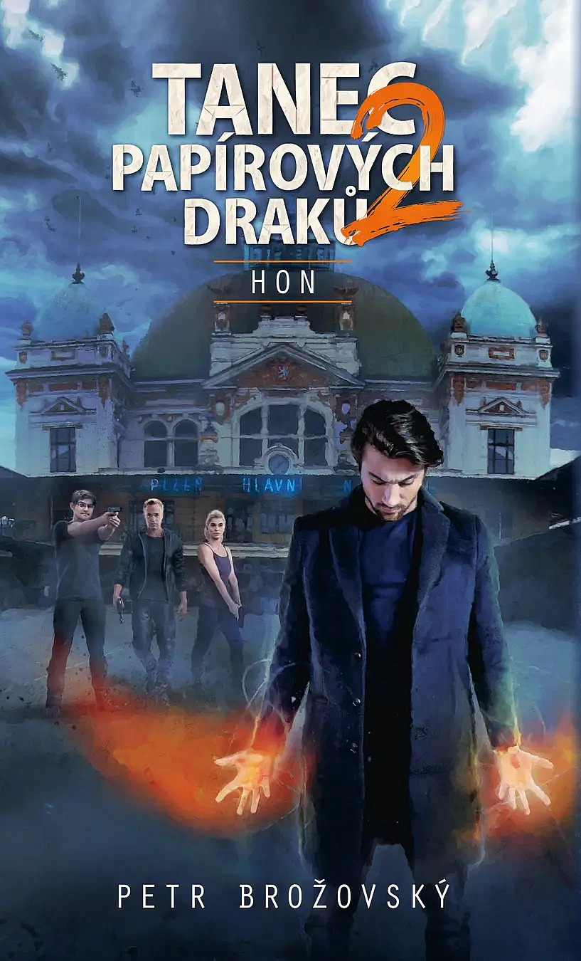 Hon (Tanec papírových draků, #2)