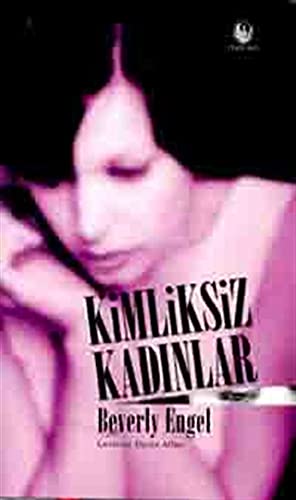 Kimliksiz Kadinlar (Paperback)