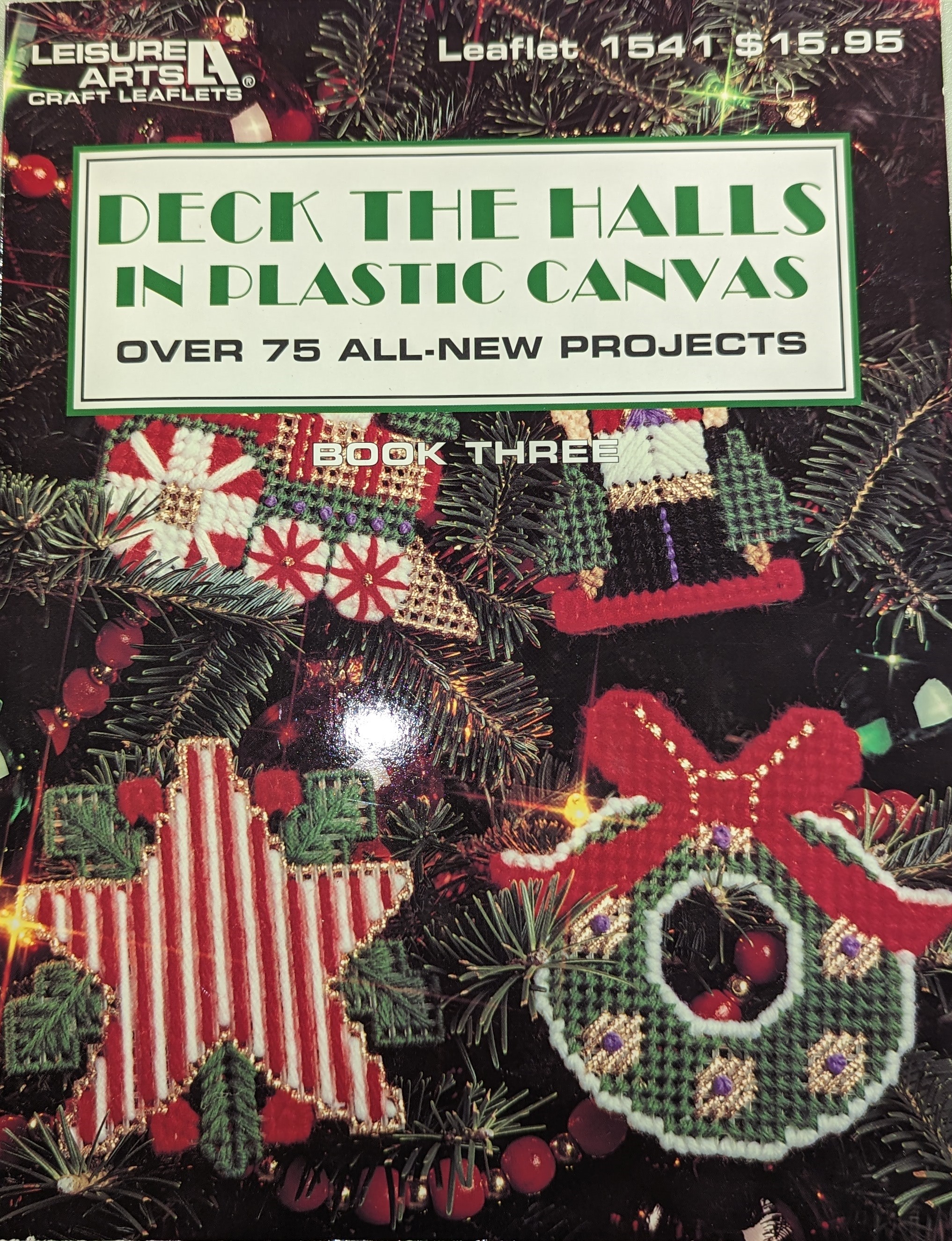 Deck the Halls in Plastic Canvas (Plastic canvas library series)