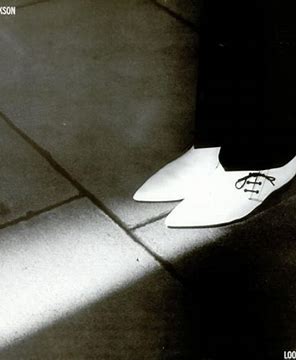 Look Sharp (Unknown Binding)