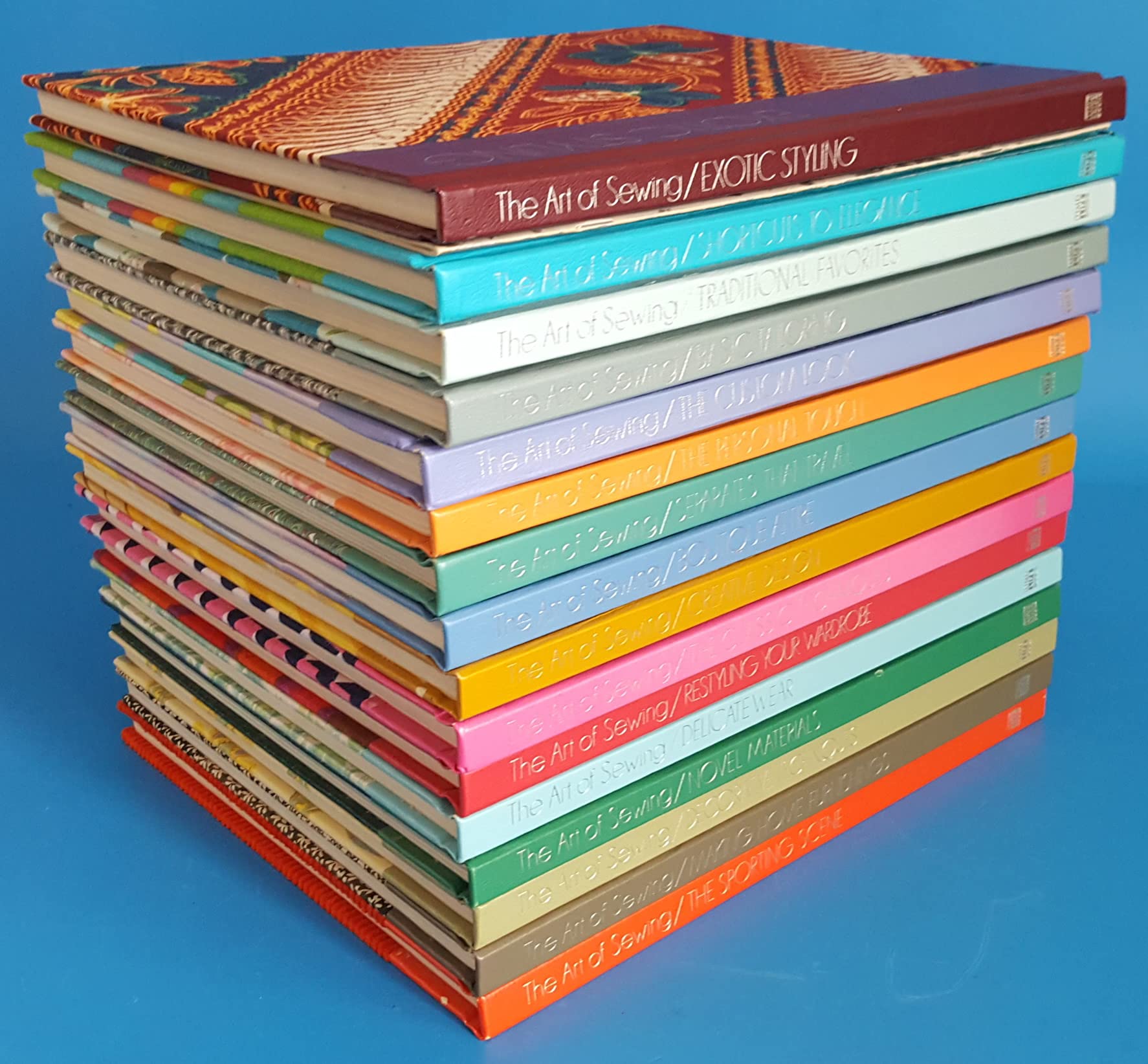 The Art Of Sewing Complete Set of 16 Hardcover Fabric Covered with Master Index (Spiral-bound)