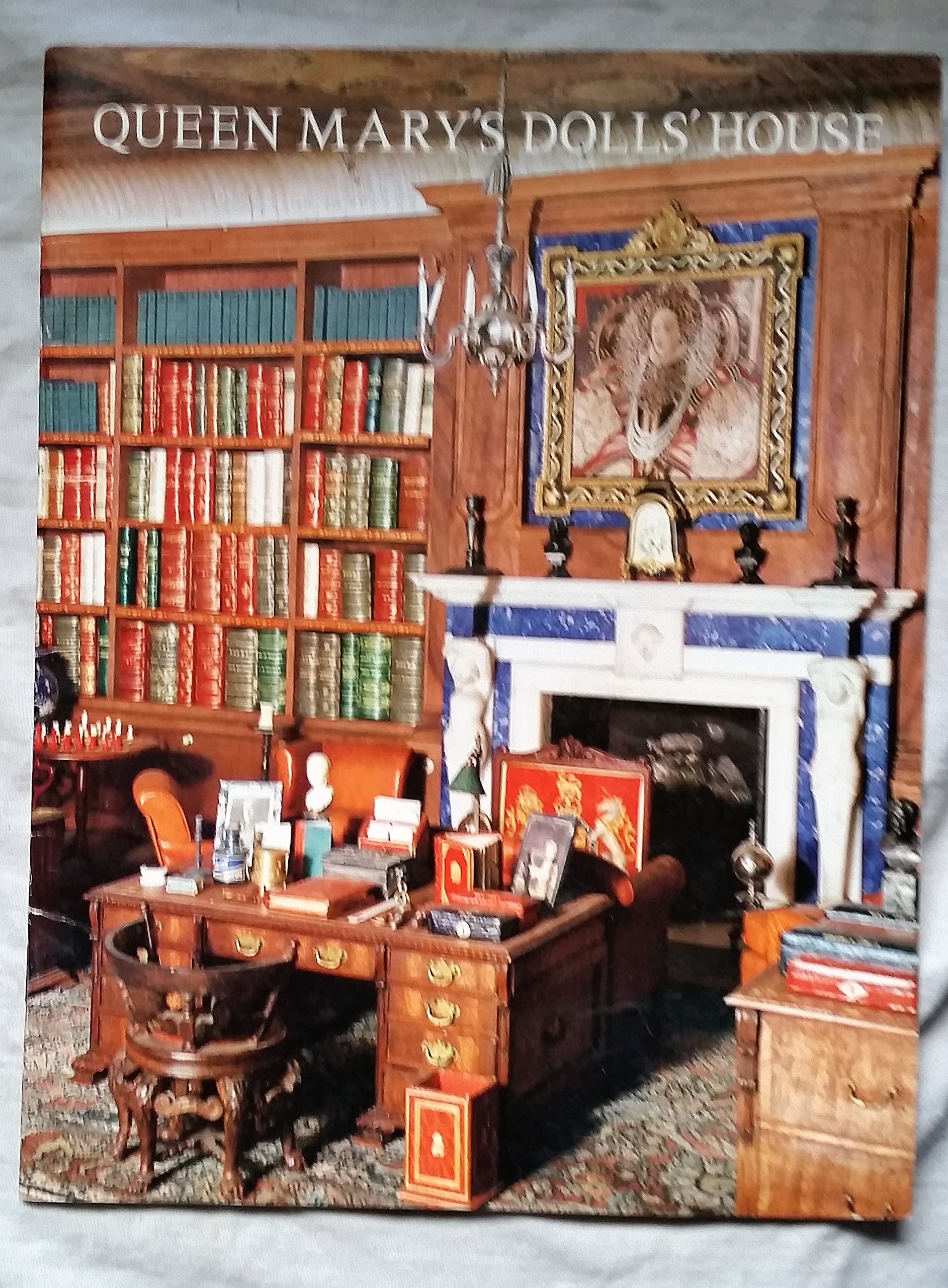 Queen Mary's Dolls' House (Paperback)