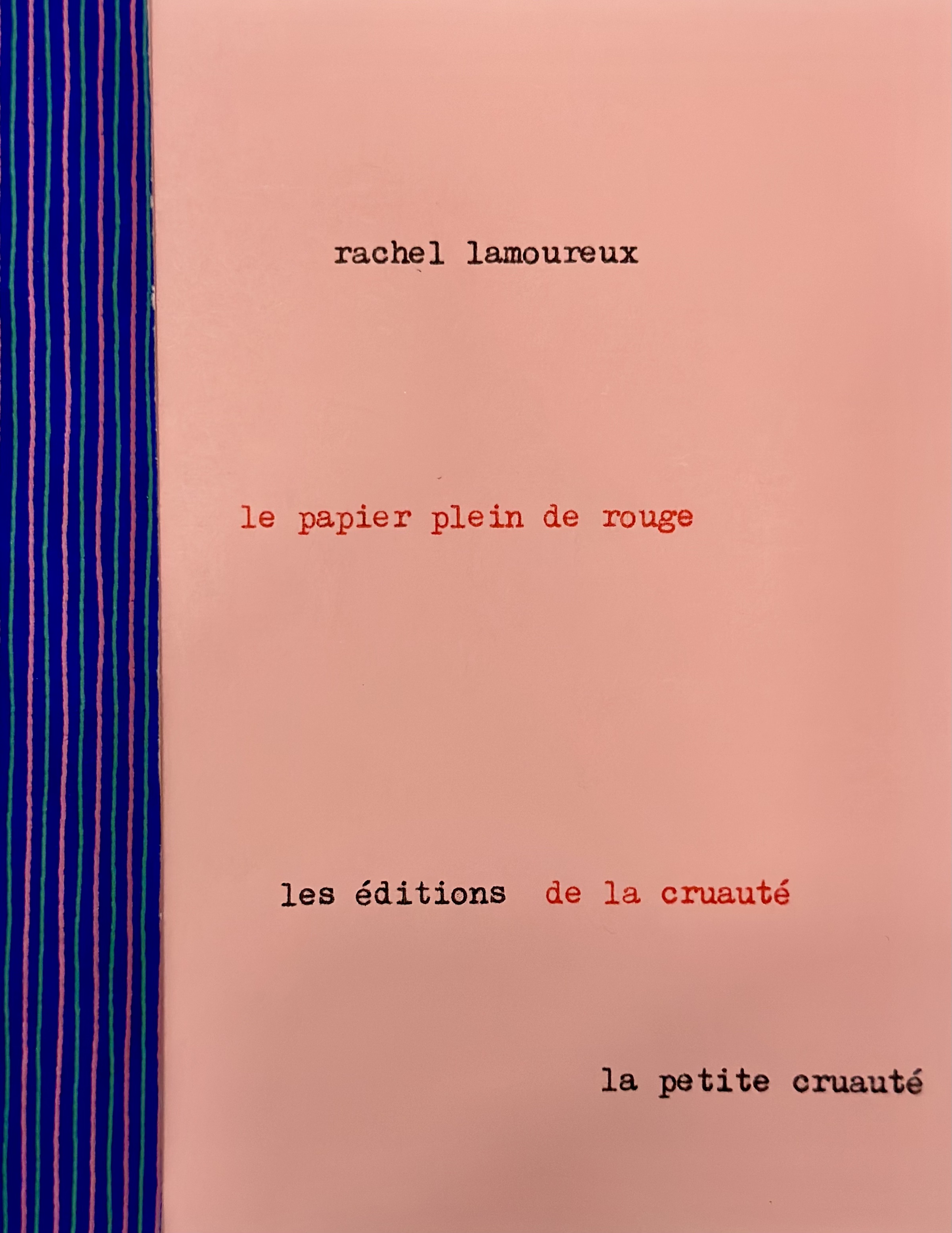 le papier plein de rouge