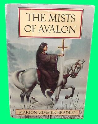 Collectible Marion Zimmer Bradley THE MISTS OF AVALON Classic King Arthur Novel Hardcover dj